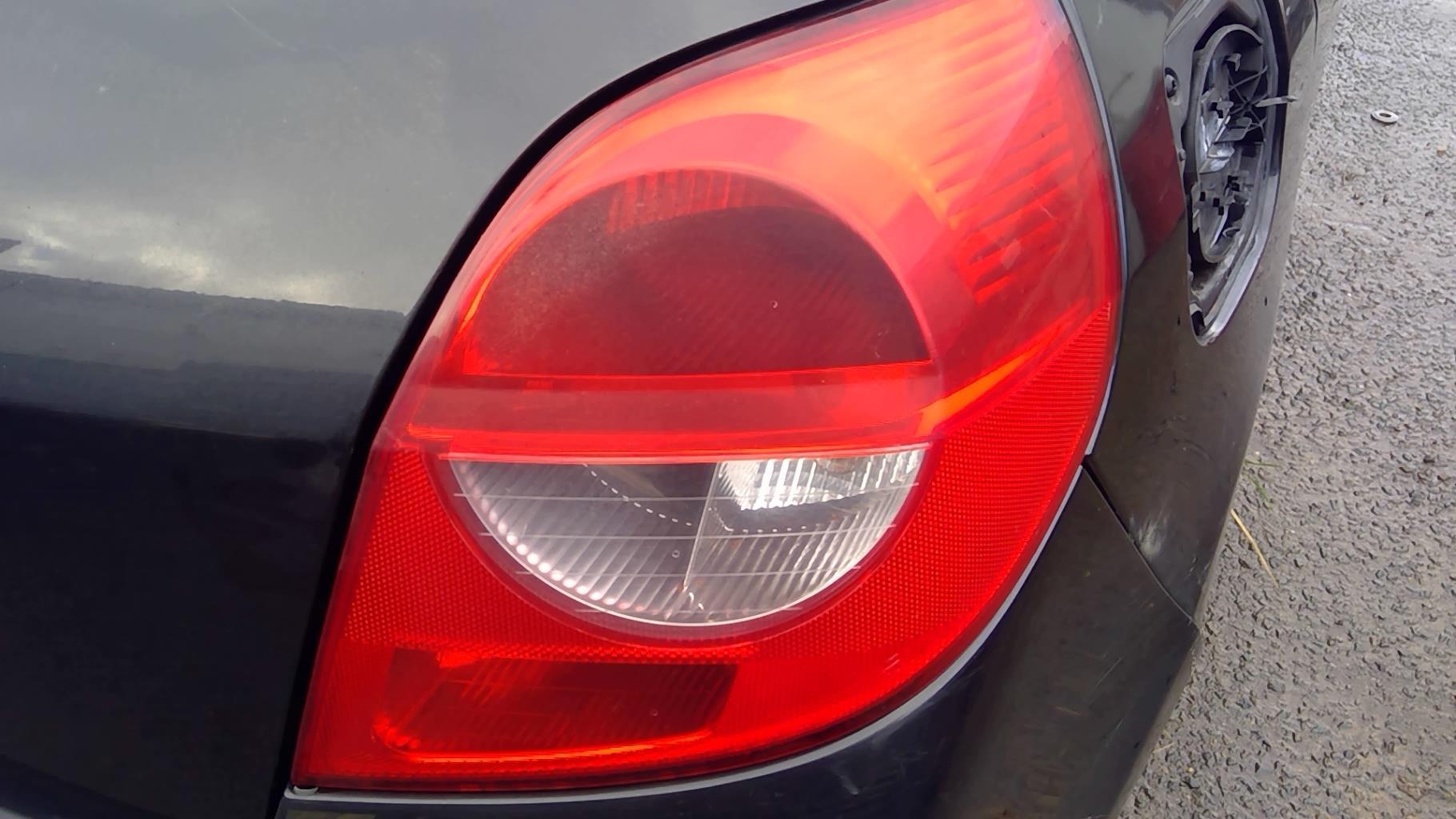 Fanale posteriore principale destro (luci) RENAULT CLIO 3 PHASE 1 Diésel - 1