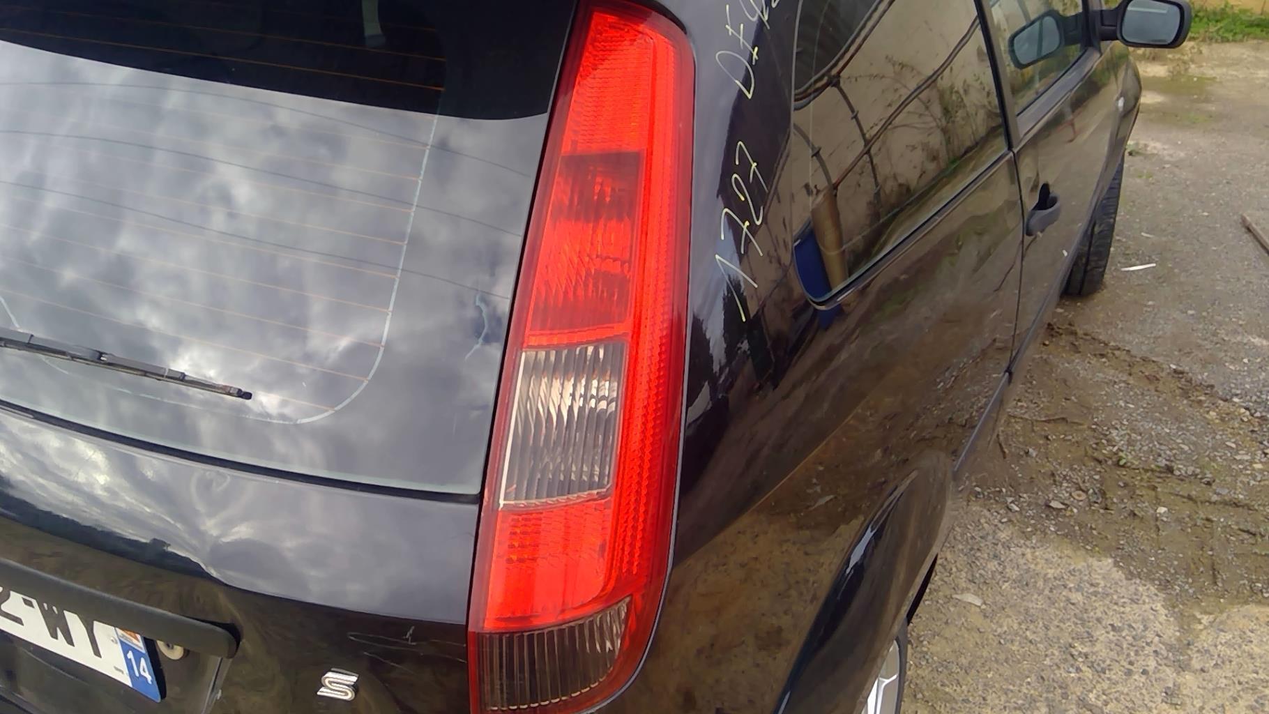 Fanale posteriore principale destro (luci) FORD FIESTA 5 PHASE 1 Diésel - 1