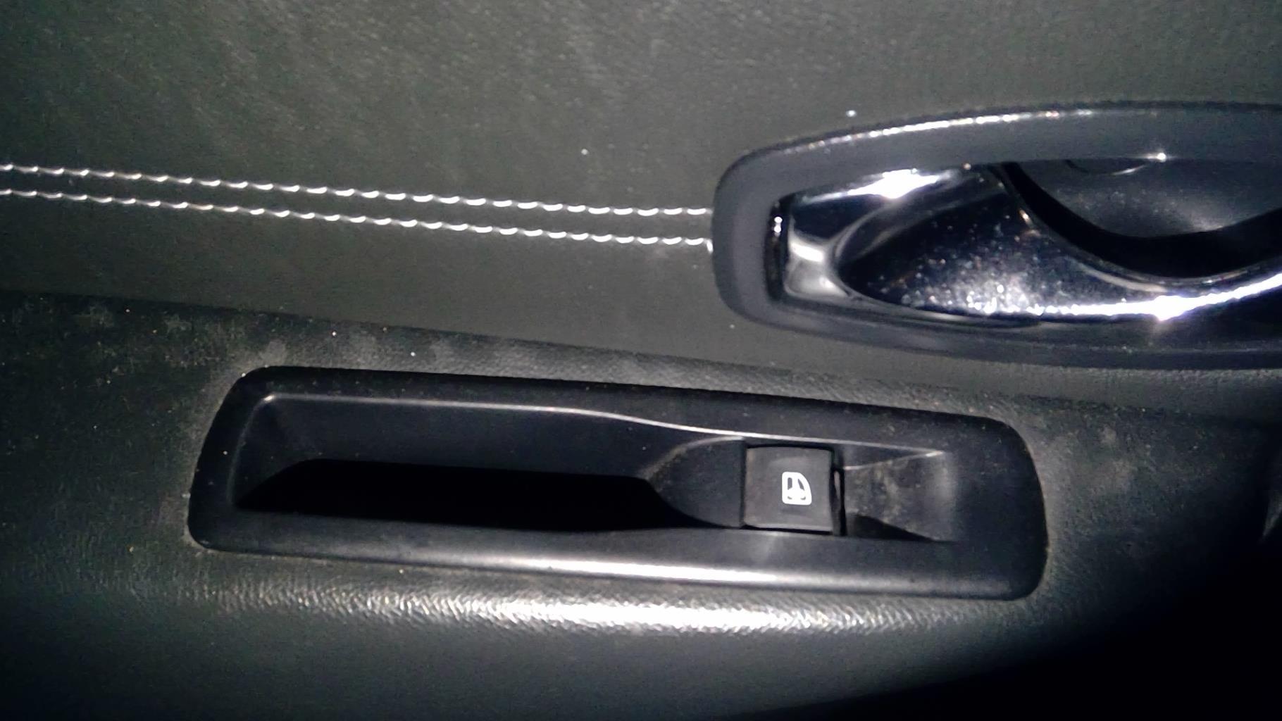 Interruttore lavacristalli posteriore sinistro RENAULT SCENIC 3 PHASE 2 Diésel - 1