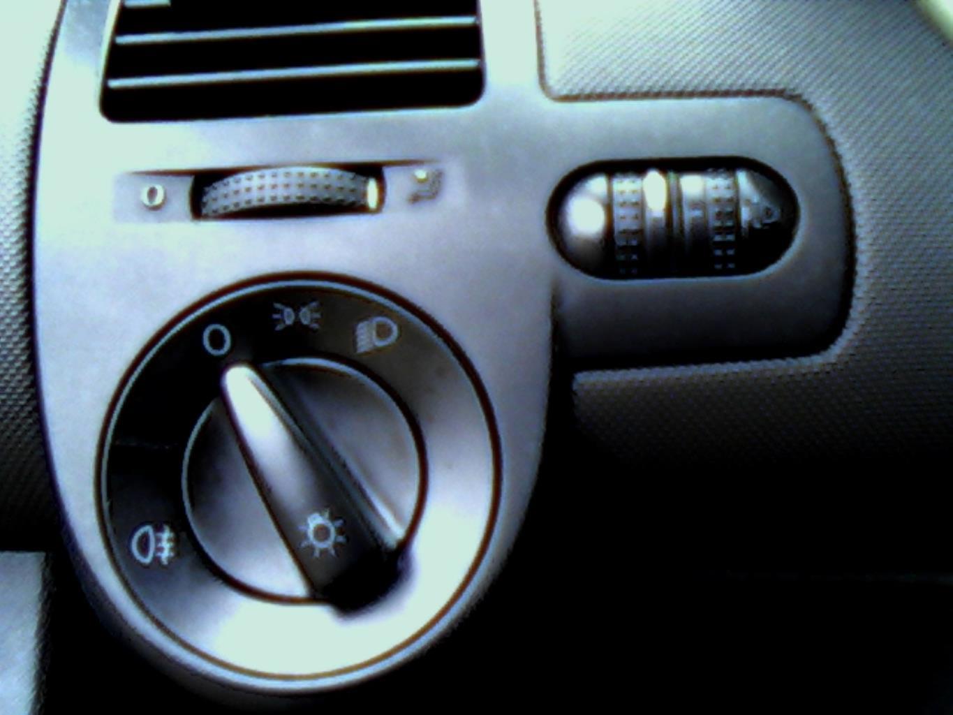 Commande de phare VOLKSWAGEN POLO 3 PHASE 2 Diesel - 1