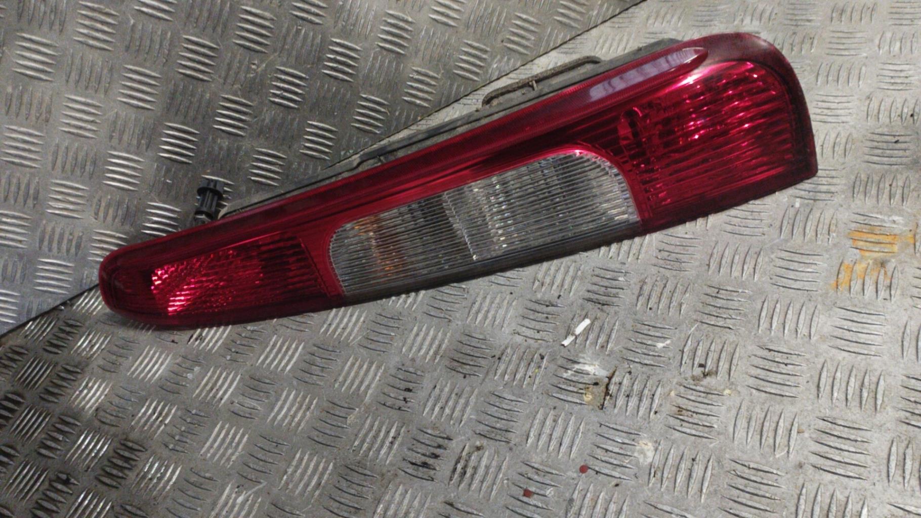 Fanale posteriore principale destro (luci) FORD C-MAX 1 PHASE 1 Diésel - 1
