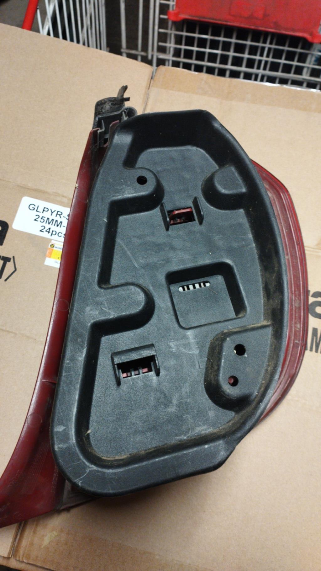 Fanale posteriore principale sinistro (luci) CITROEN C5 1 PHASE 1 Diésel - 1