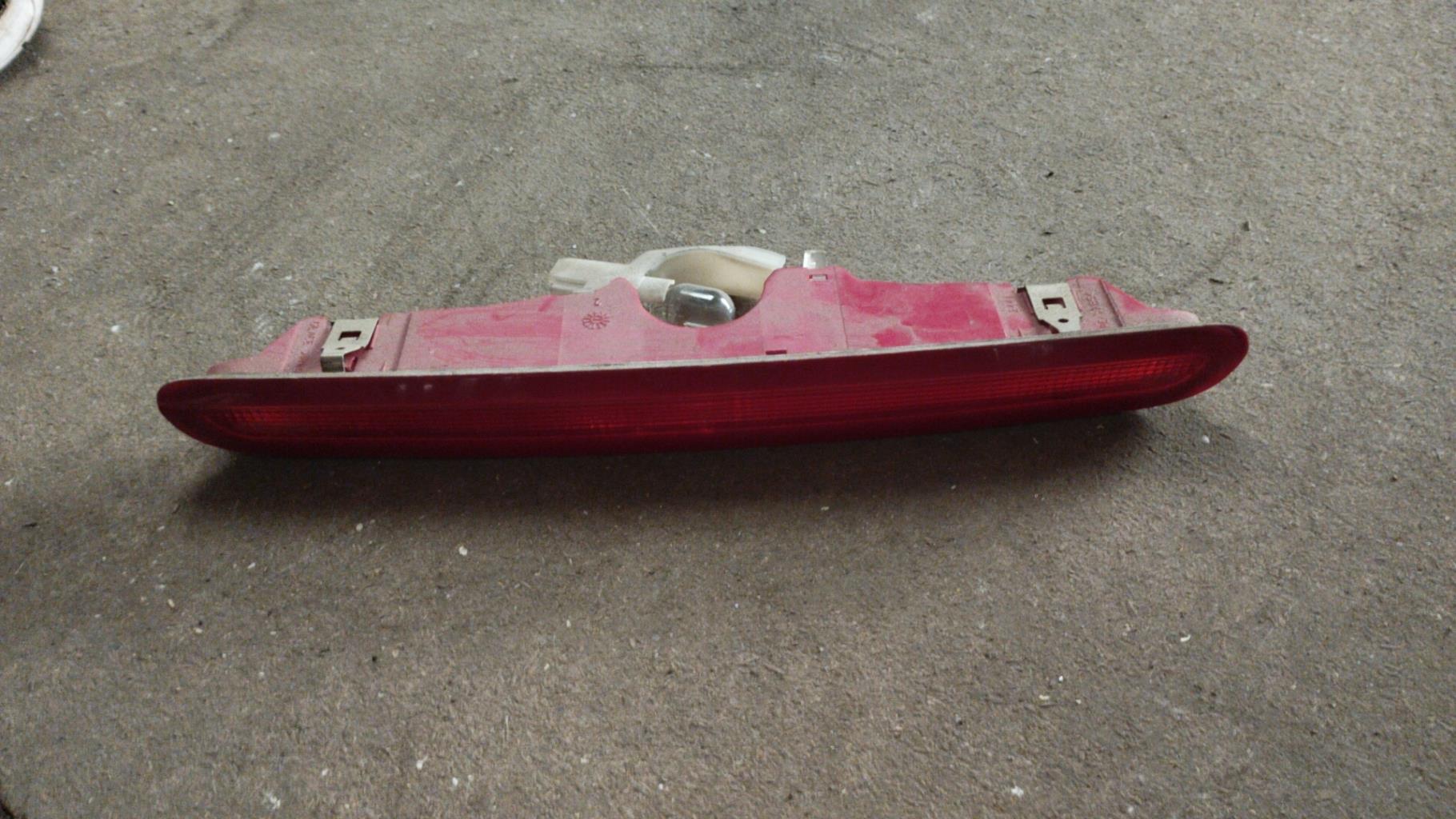 Feu arriere stop central RENAULT LAGUNA 2 PHASE 1 Essence - 1