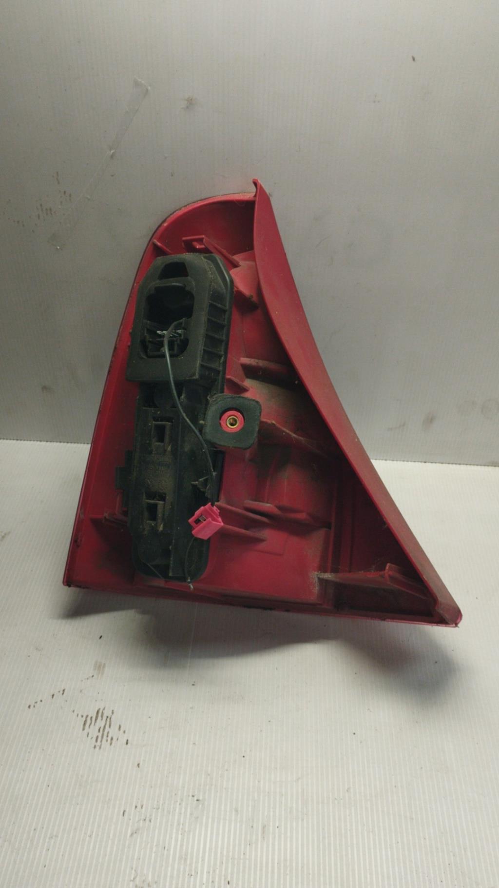 Fanale posteriore principale destro (luci) RENAULT CLIO 2 PHASE 1 Diésel - 1