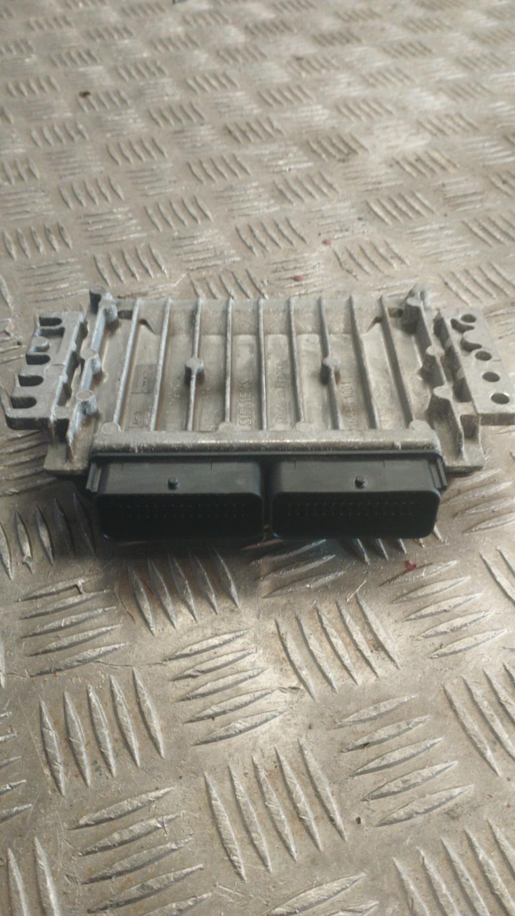 Calculateur RENAULT CLIO 2 PHASE 1 Essence - 1