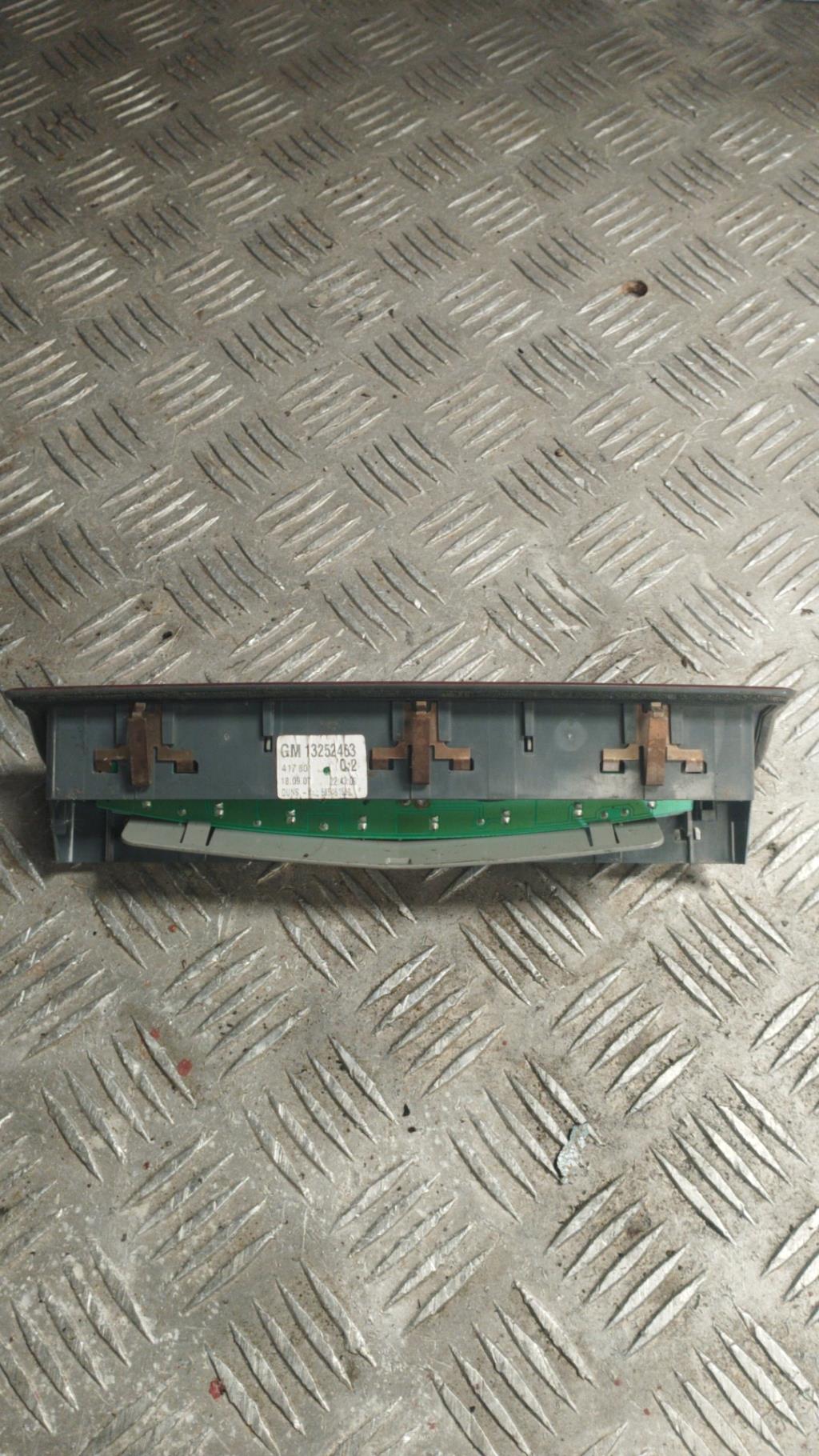 Luce stop centrale OPEL ZAFIRA B PHASE 1  - 1