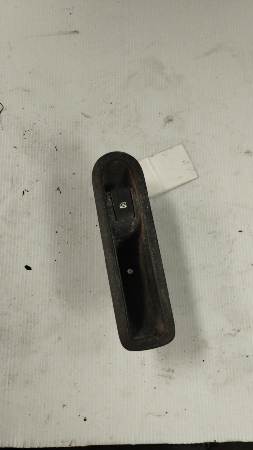Interruttore lavacristalli posteriore destro RENAULT GRAND SCENIC 2 PHASE 1 Diésel - 1