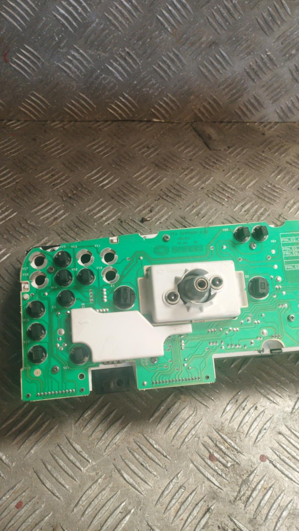 Compteur CITROEN XANTIA PHASE 1 Essence - 1