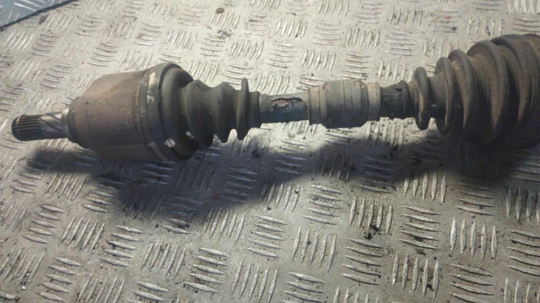 Giunto cardanico albero di trasmissione sinistro NISSAN PRIMERA 2 PHASE 1 BREAK Diésel - 1