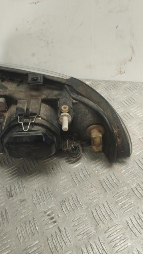 Phare Avant Droit AUDI A4 1 Avant Phase 1 Break – Occasion En Bon état
