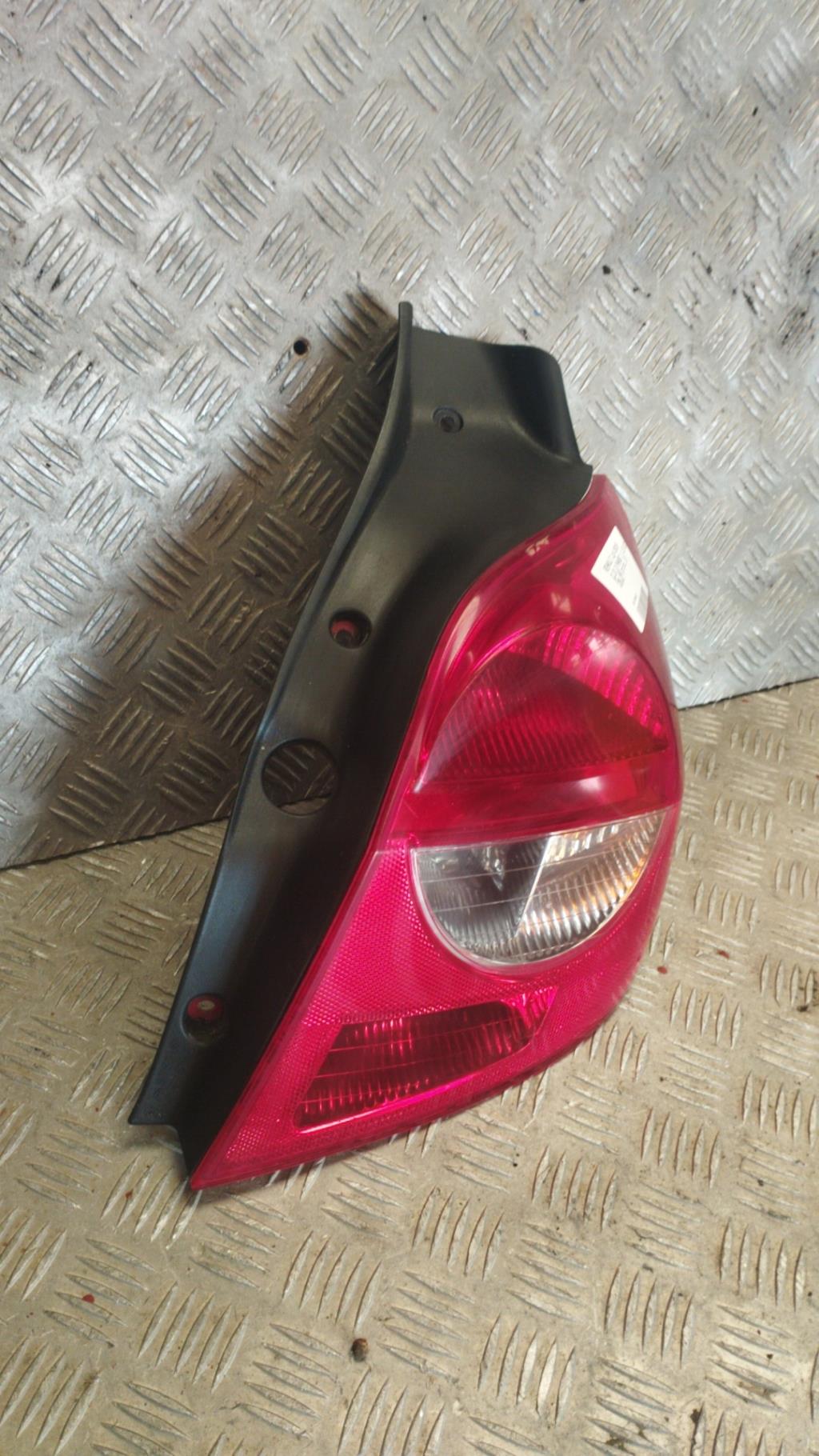 Fanale posteriore principale destro (luci) RENAULT CLIO 3 PHASE 1 Diésel - 1