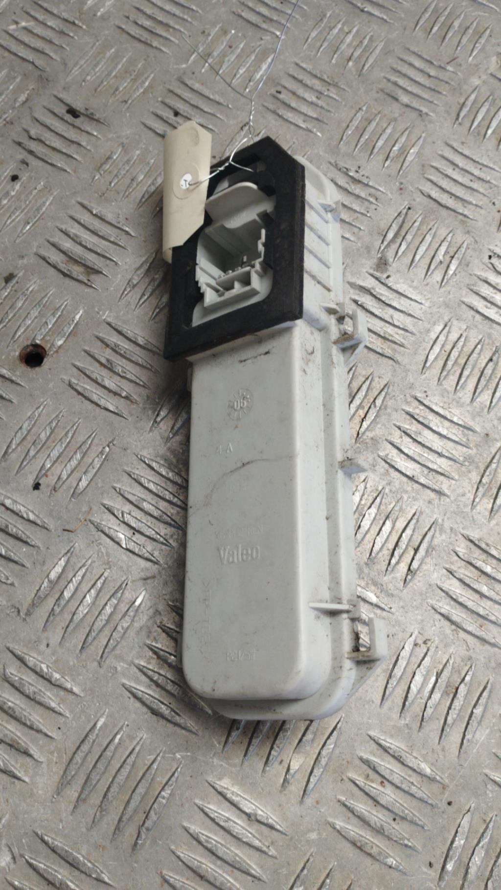 Base portalampade fanale posteriore destro RENAULT CLIO 2 PHASE 2  - 1