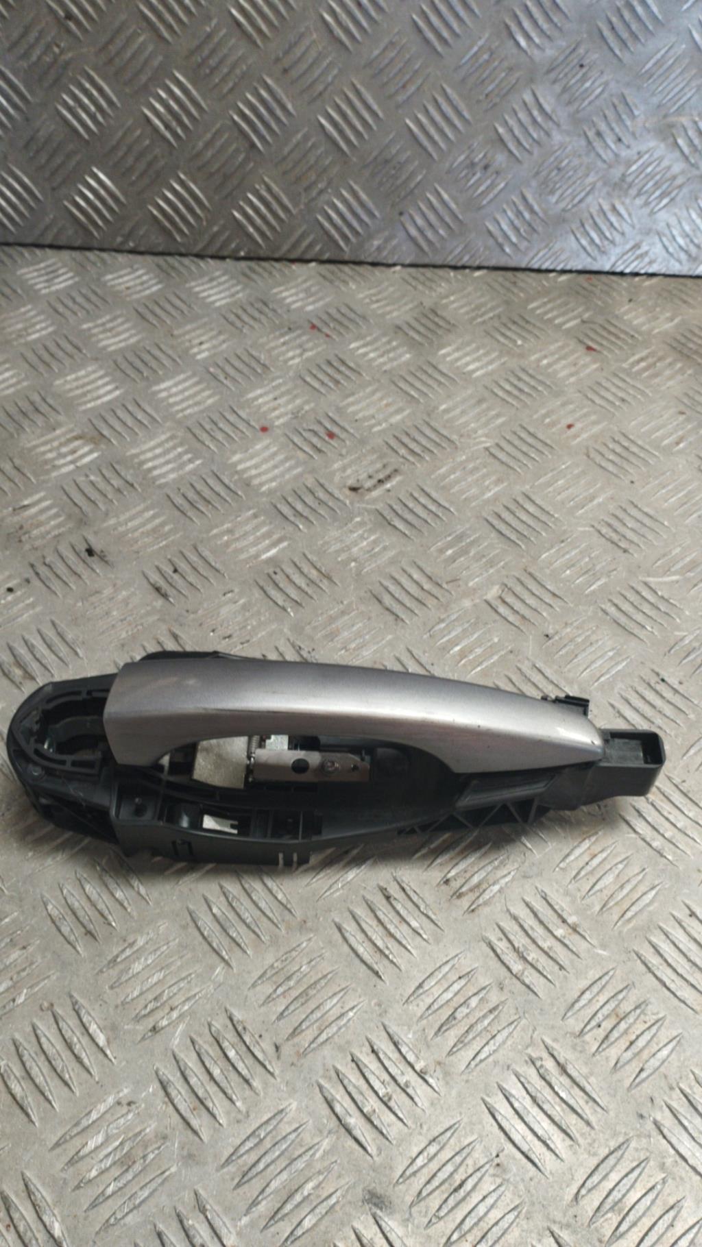 Maniglia portiera anteriore sinistra CITROEN C3 3 PHASE 1 Diésel - 1