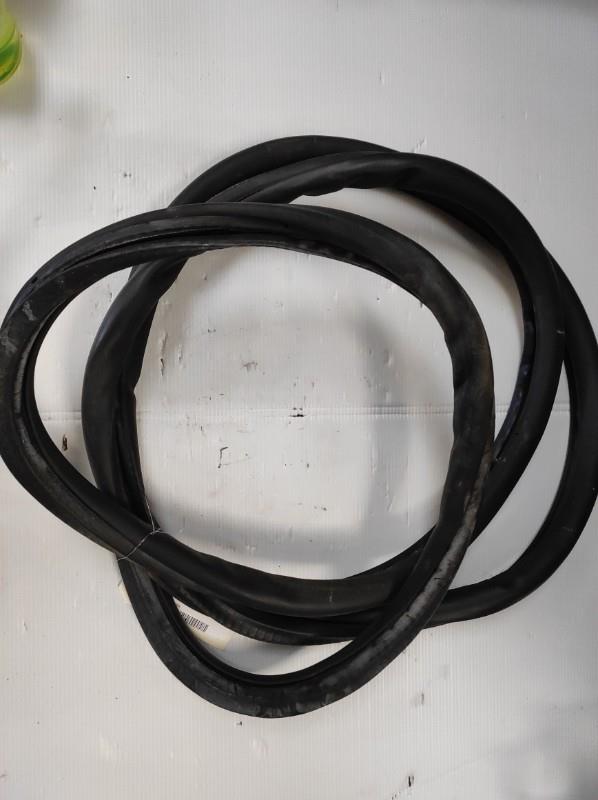 Guarnizione sportello anteriore destro VOLKSWAGEN GOLF 5  - 1