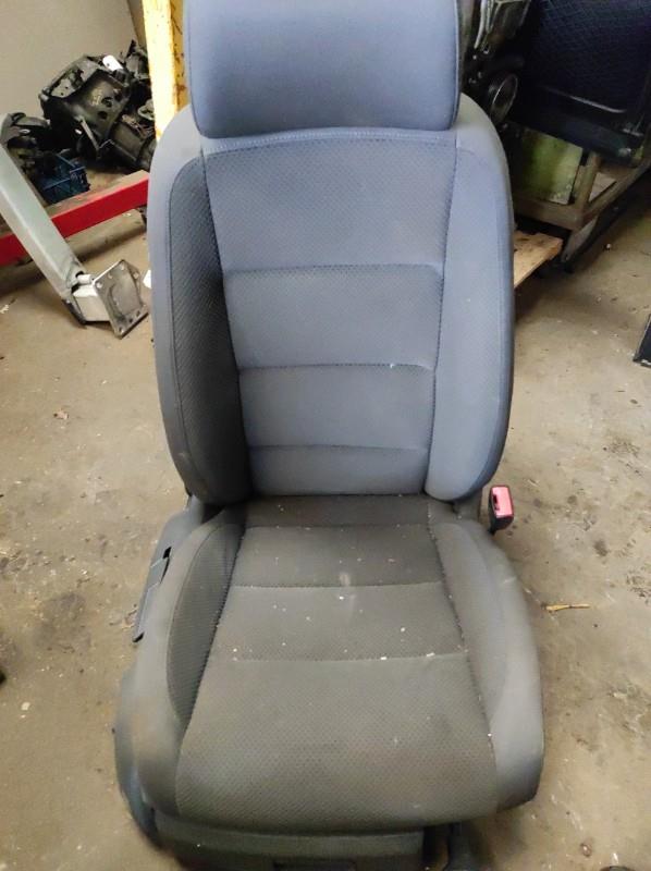 Sedile passeggero VOLKSWAGEN GOLF 5  - 1