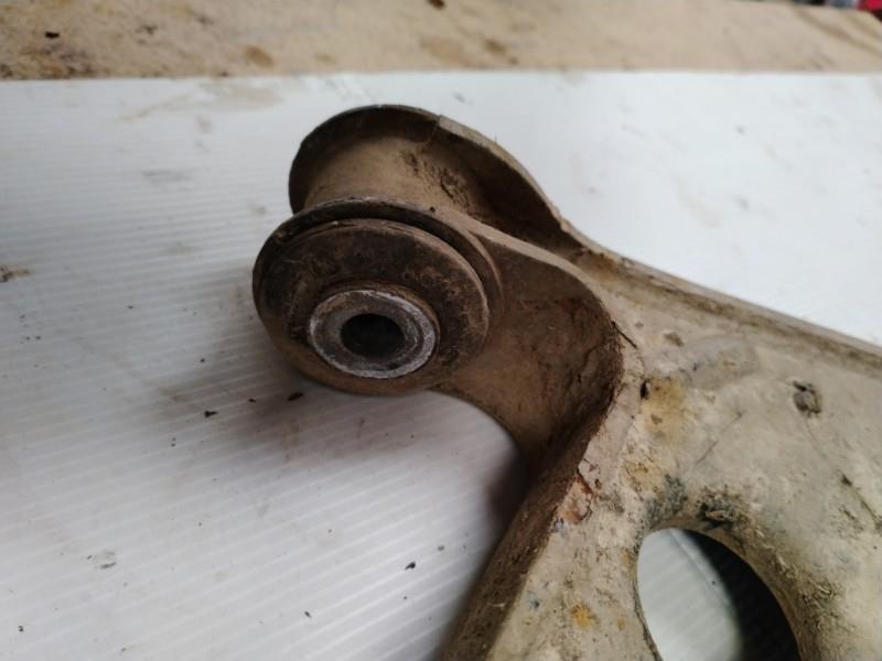 Triangolo anteriore destro VOLKSWAGEN GOLF 5  - 1