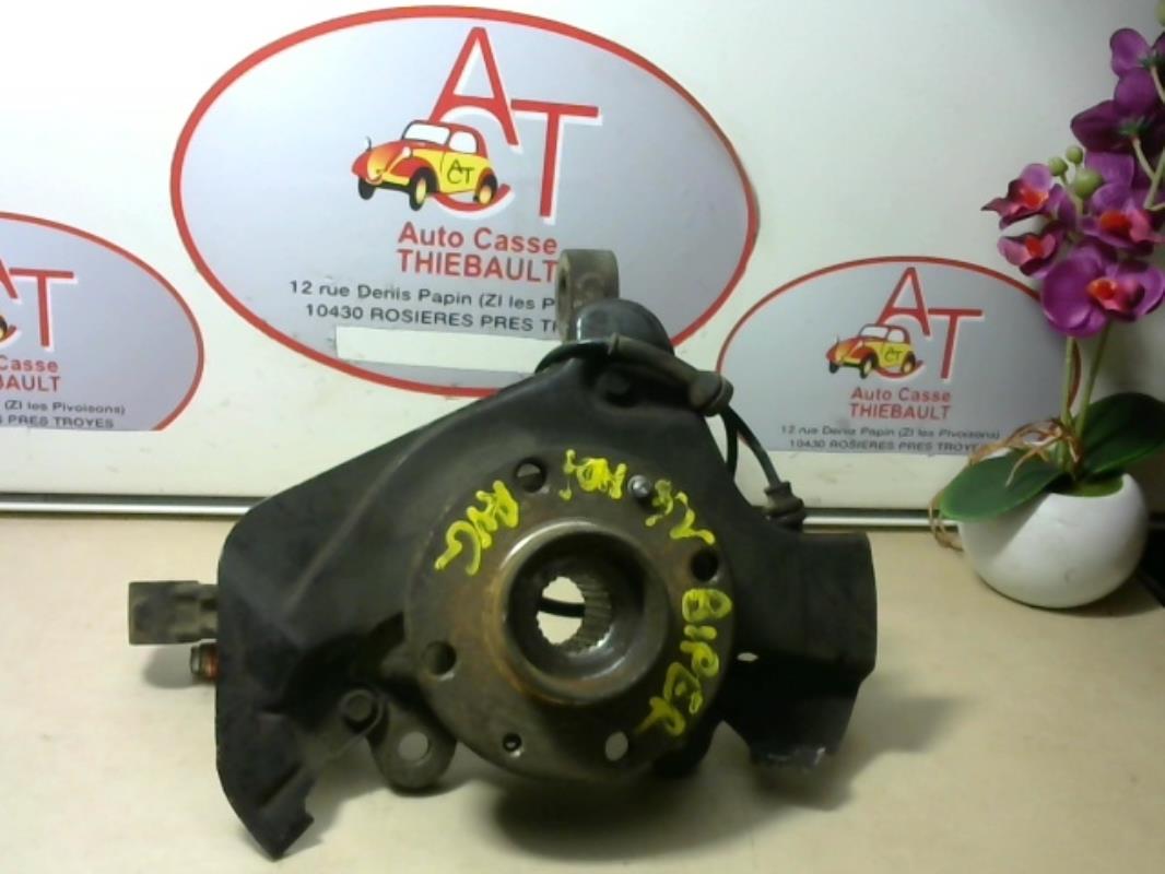 Fusee avant gauche PEUGEOT BIPPER Diesel - 1