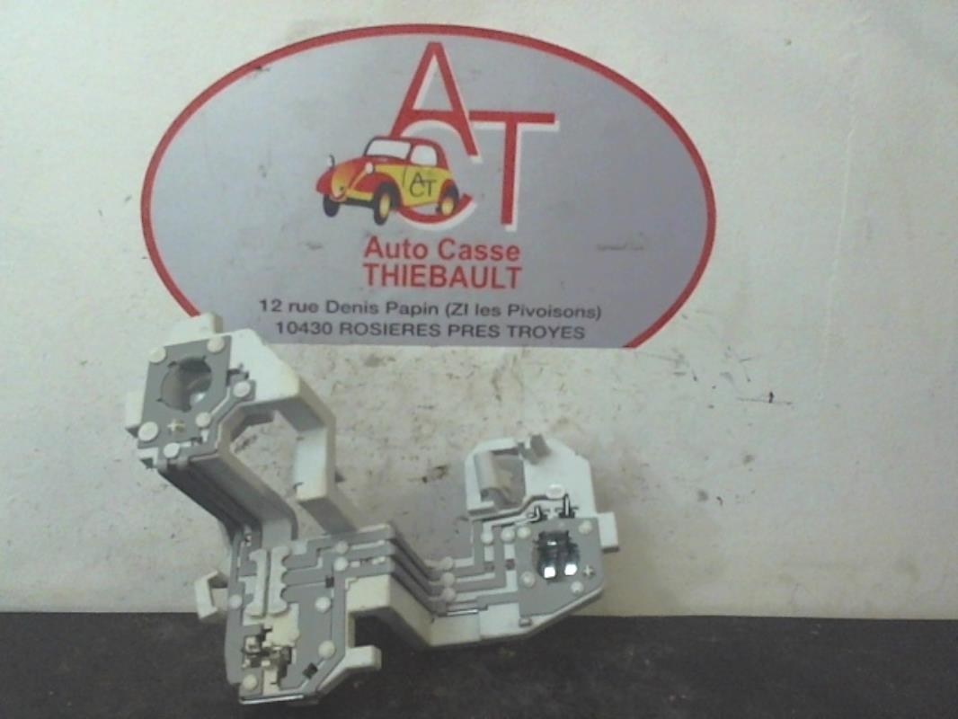 Base portalampade fanale posteriore destro FORD FIESTA 6 PHASE 1 Gasolina - 1