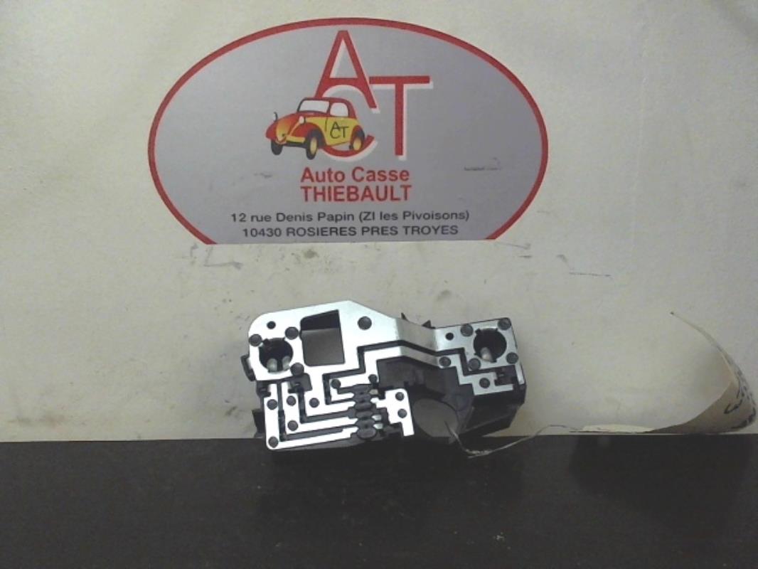 Base portalampade fanale posteriore destro RENAULT LAGUNA 2 PHASE 2 Diésel - 1