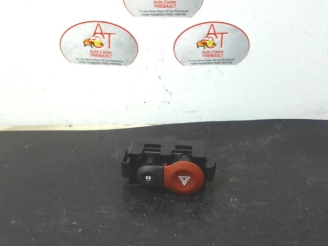Bouton de warning RENAULT CLIO 3 PHASE 1 BREAK Diesel - 1