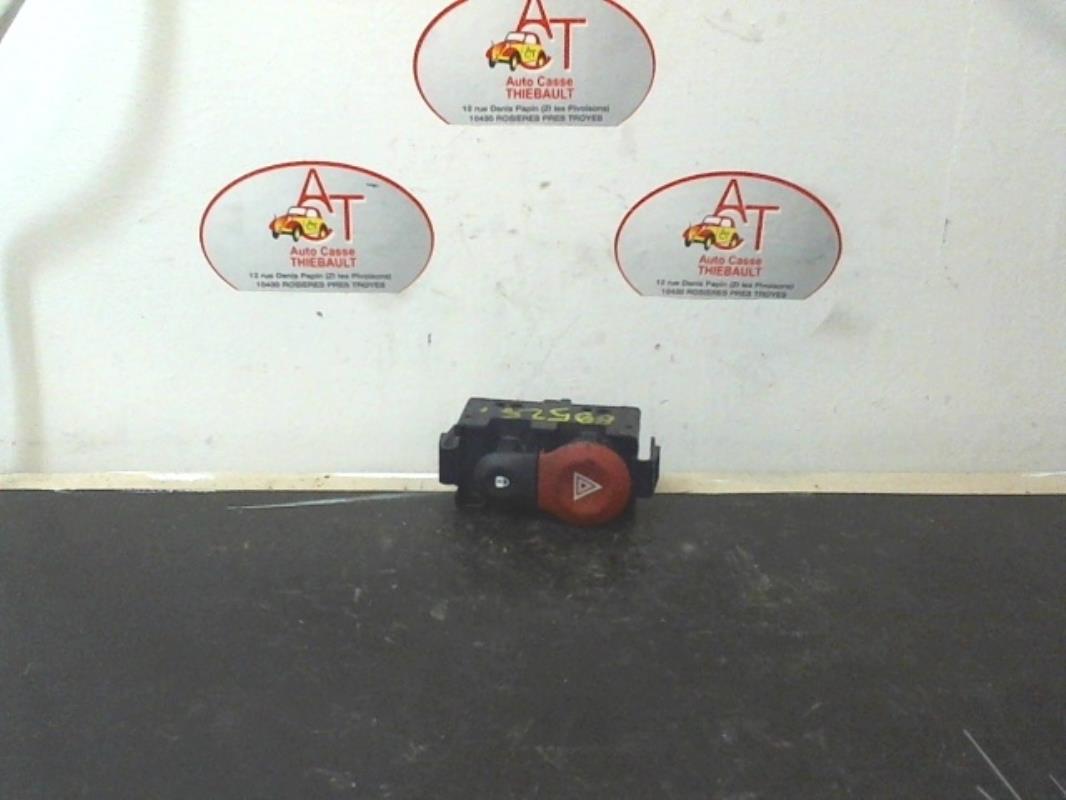 Bouton de warning RENAULT KANGOO 2 PHASE 2 Diesel - 1