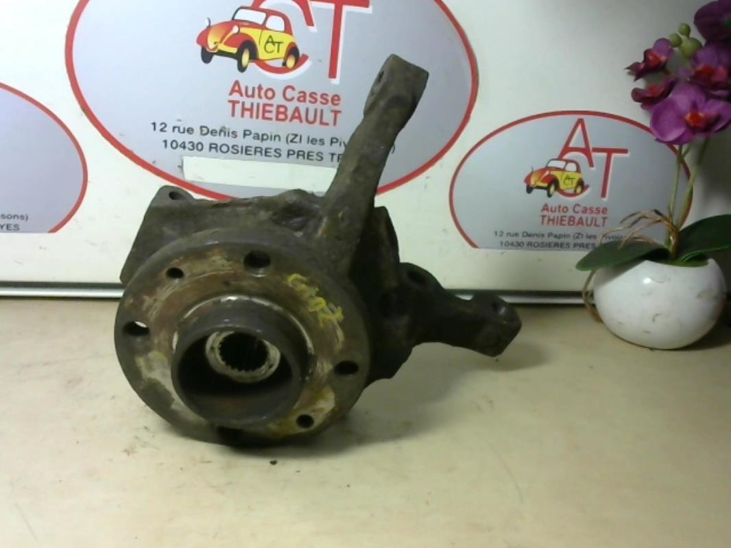 Fusee avant droit RENAULT CLIO 2 PHASE 2 Diesel - 1