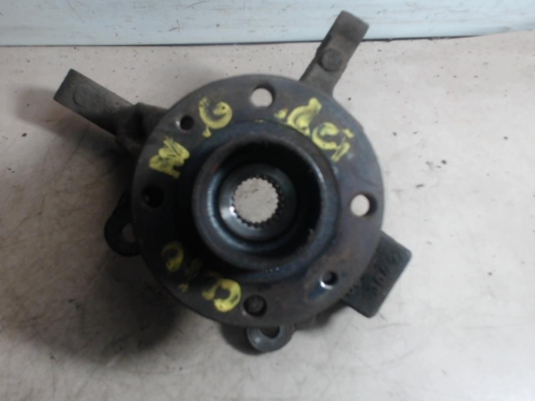 Fusee avant gauche RENAULT CLIO 2 PHASE 1 Diesel - 1