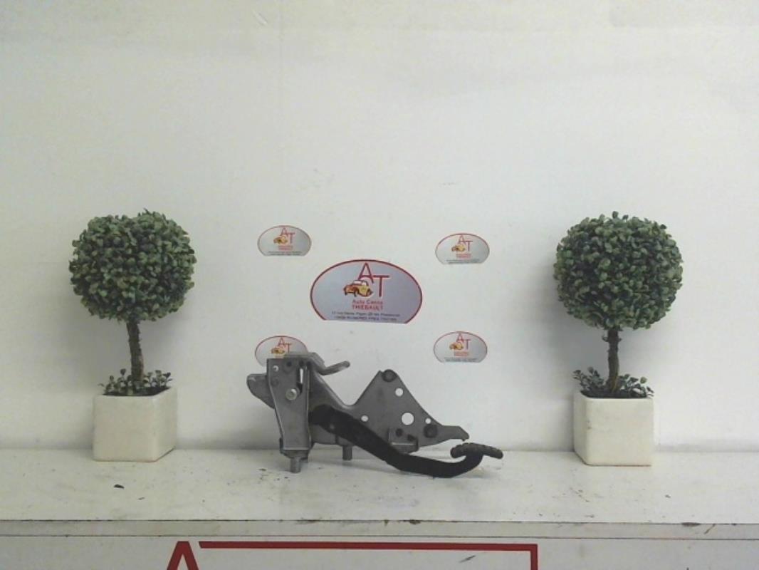 Pedale de frein RENAULT CLIO 3 PHASE 1 Diesel - 1