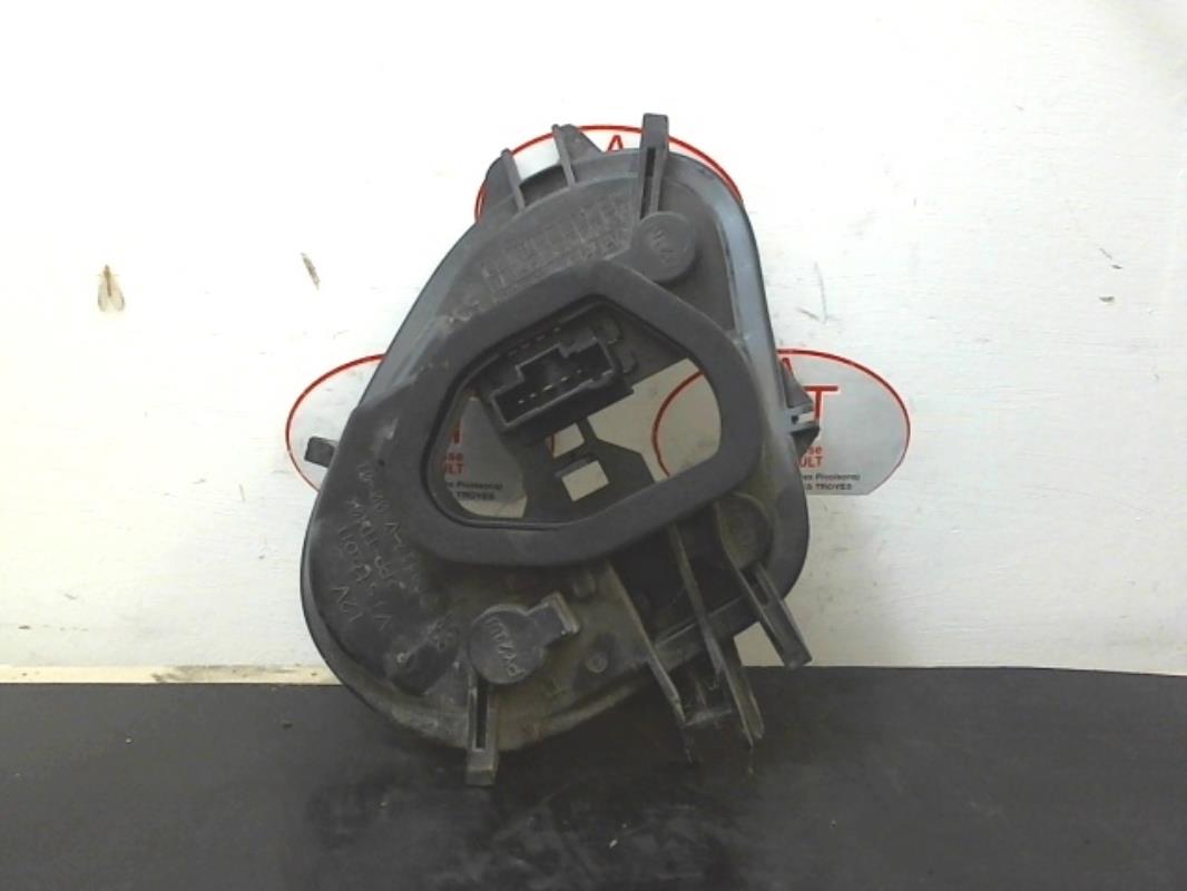 Base portalampade fanale posteriore destro PEUGEOT 208 1 PHASE 1 Diésel - 1