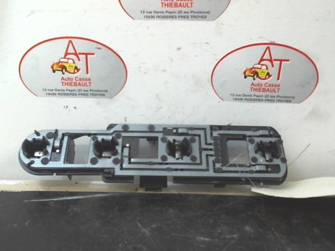Base portalampade fanale posteriore sinistro MERCEDES CLASSE A 168  - 1