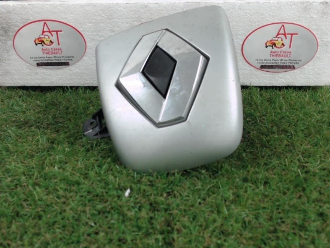 Bouton de coffre RENAULT CLIO 2 PHASE 2  - 1