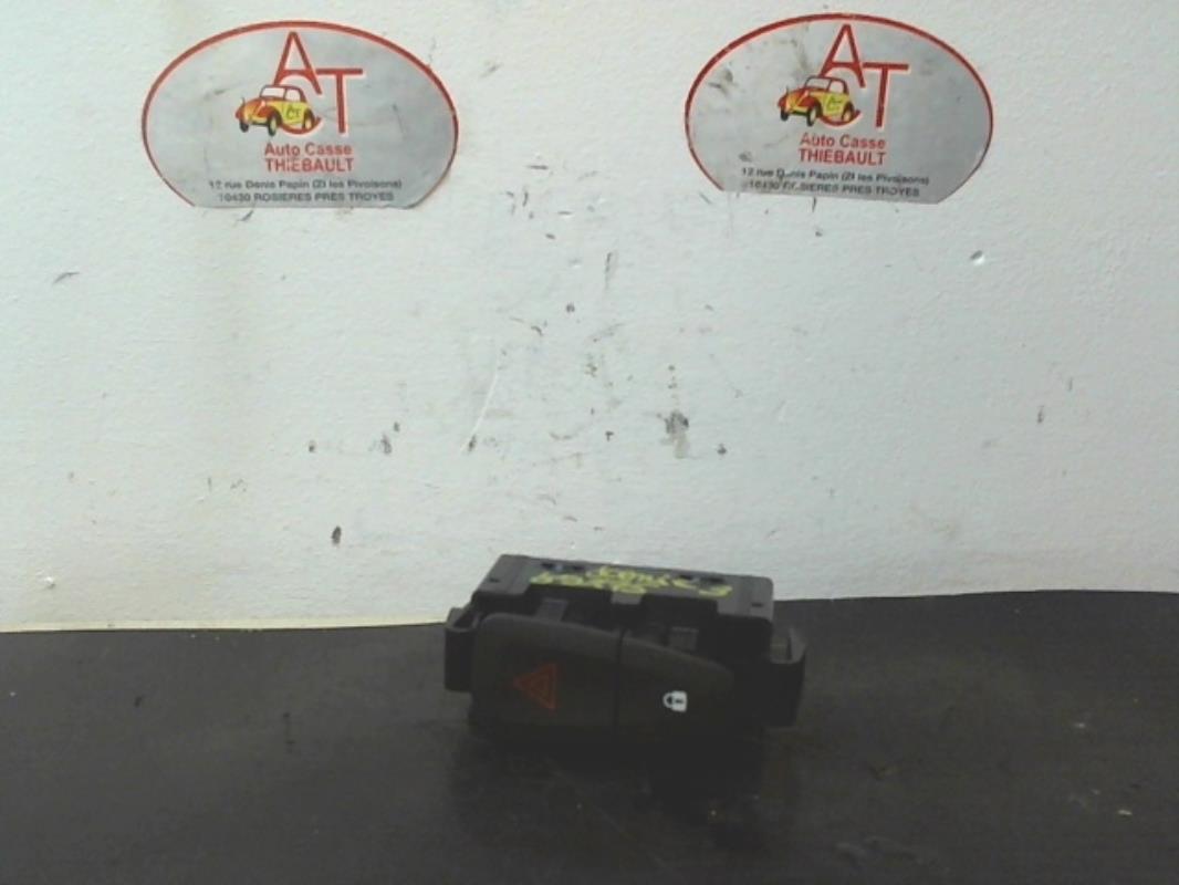 Bouton de warning RENAULT GRAND SCENIC 3 PHASE 3 Diesel - 1