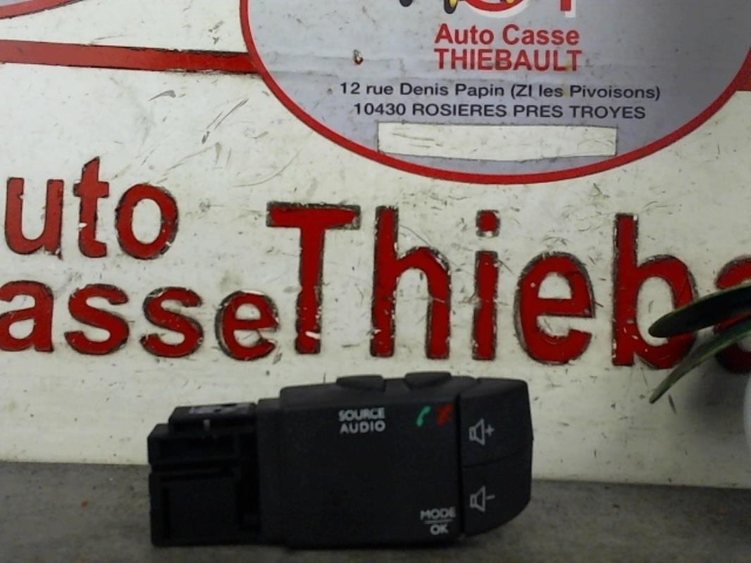 Commande autoradio RENAULT CLIO 4 PHASE 1 BREAK  - 1