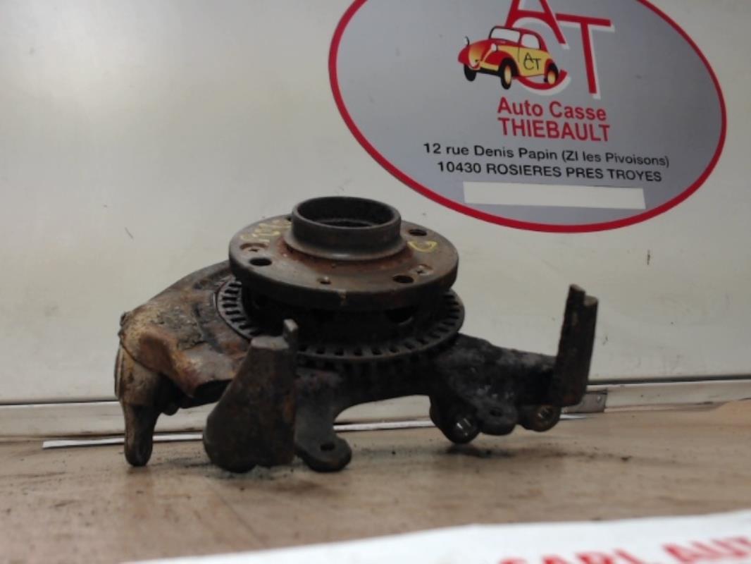 Fusee avant droit VOLKSWAGEN POLO 3  - 1