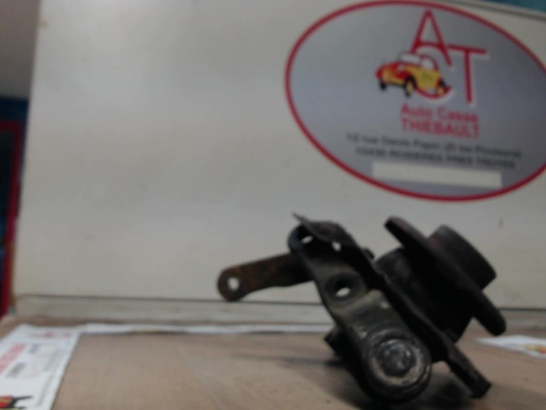 Fusee avant droit OPEL CORSA A  - 1