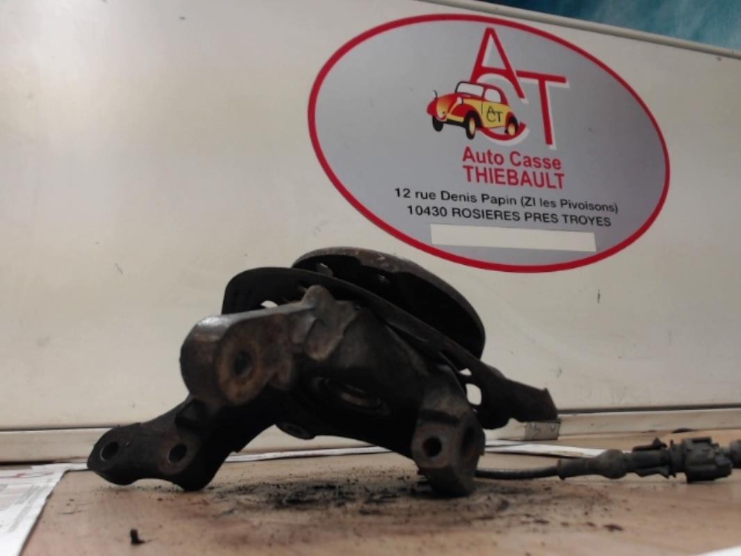 Fusee avant droit OPEL TIGRA 1 COUPE Essence - 1