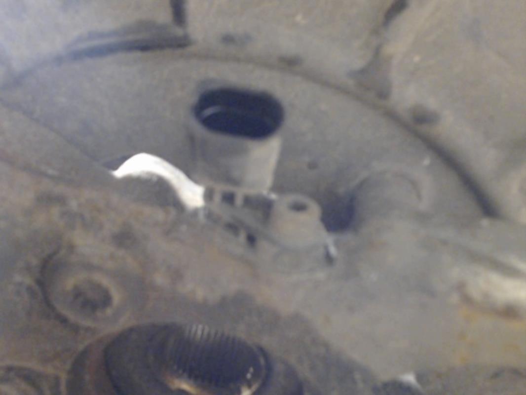 Fusee avant droit VOLKSWAGEN GOLF 5 Diesel - 1