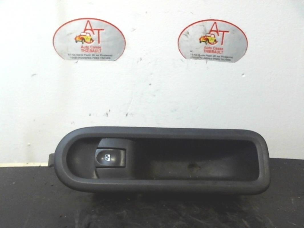 Interruttore lavacristalli anteriore destro RENAULT CLIO 3 PHASE 1 Diésel - 1