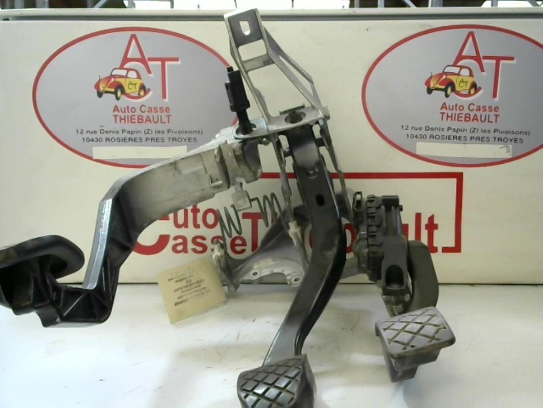 Pedalier VOLKSWAGEN PASSAT 4  - 1
