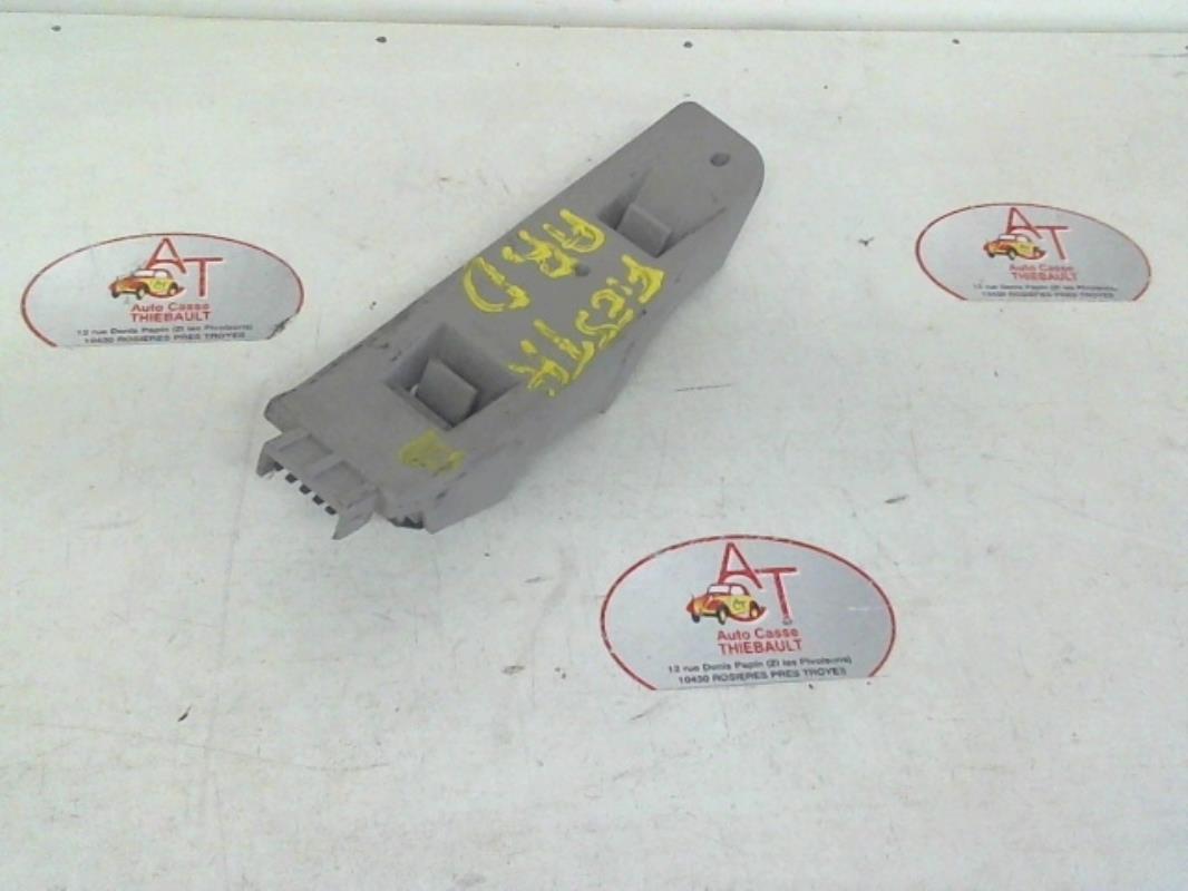 Base portalampade fanale posteriore destro FORD FIESTA 3 PHASE 2  - 1