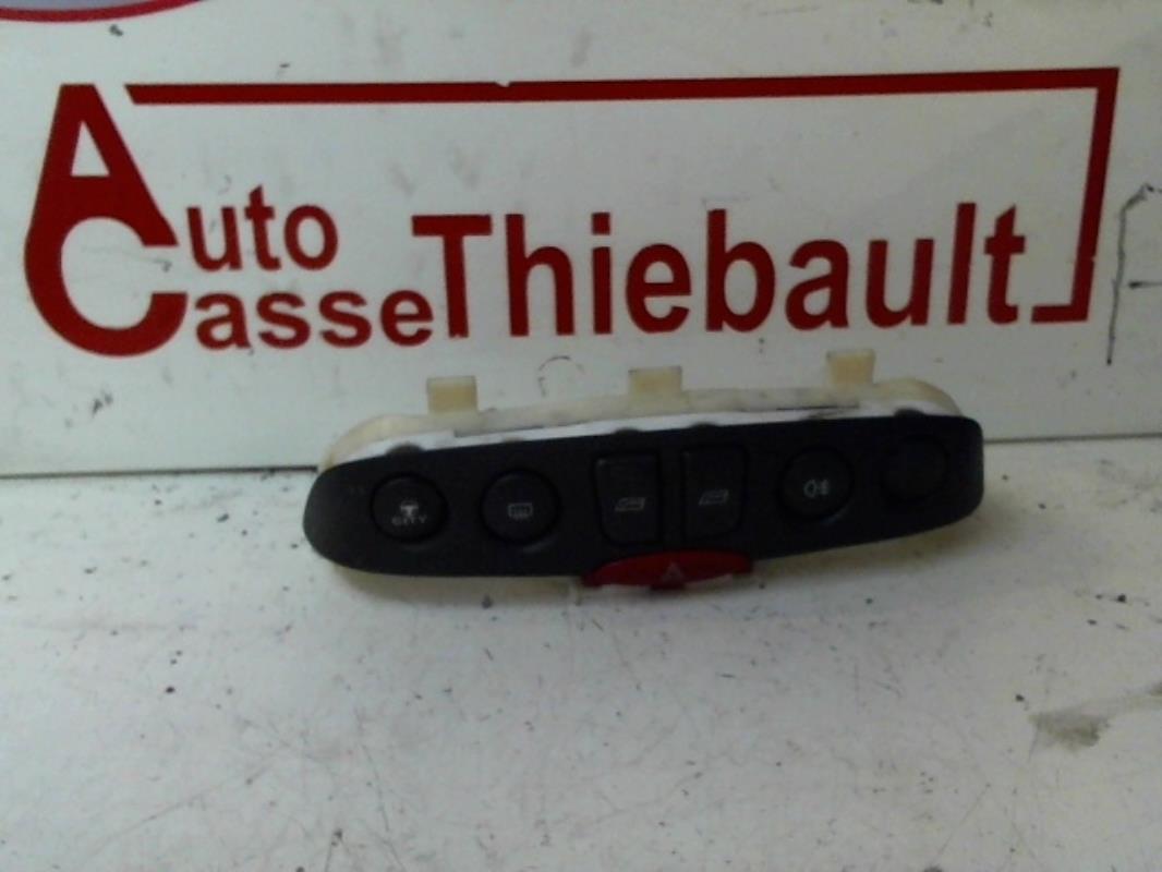 Bouton de warning FIAT PUNTO 2 PHASE 1 Diesel - 1