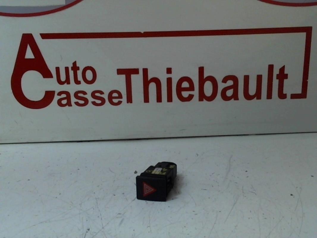 Interruttore luci emergenza VOLKSWAGEN POLO 4  - 1