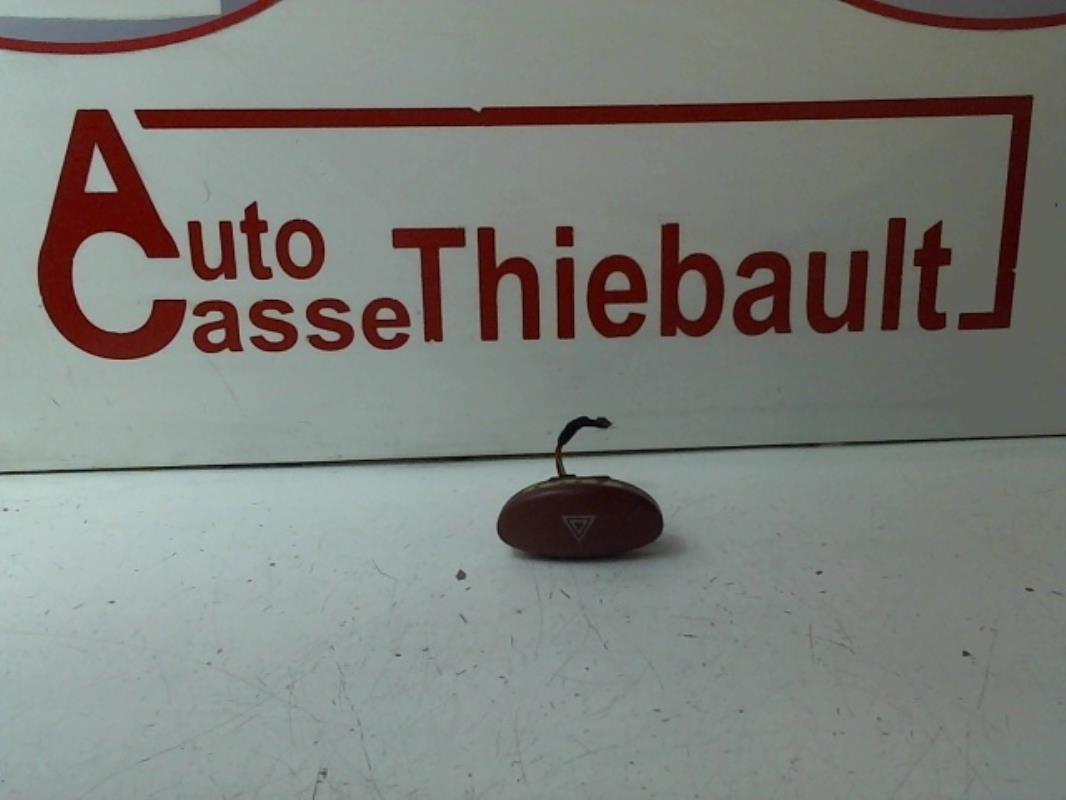 Bouton de warning PEUGEOT 206 PHASE 1 Diesel - 1