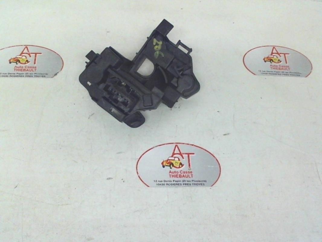 Base portalampade fanale posteriore destro PEUGEOT 206 PHASE 2 Diésel - 1