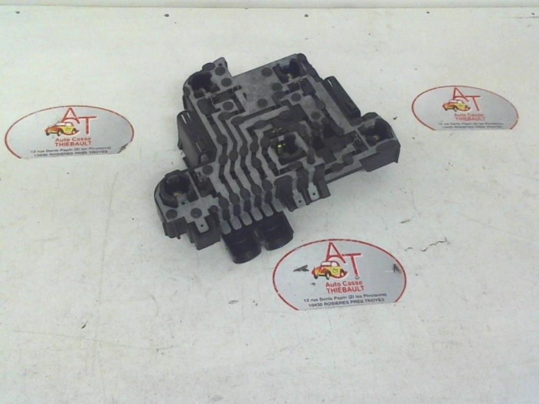 Base portalampade fanale posteriore destro VOLKSWAGEN GOLF 2  - 1
