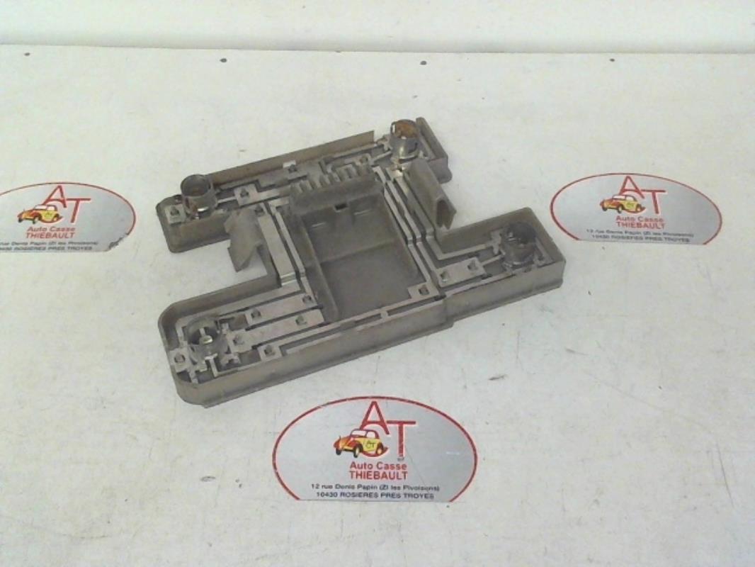 Base portalampade fanale posteriore destro RENAULT R19 PHASE 1  - 1