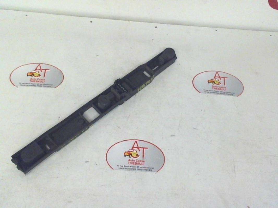 Base portalampade fanale posteriore destro RENAULT KANGOO 1 PHASE 1 Diésel - 1