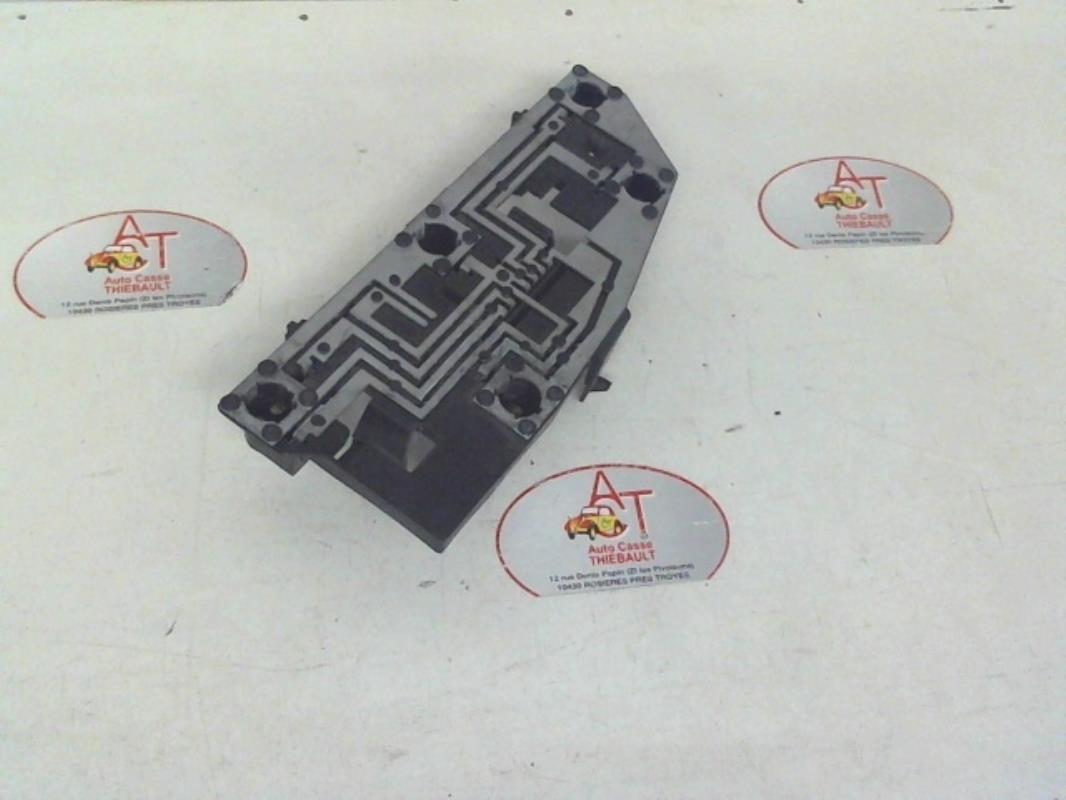Base portalampade fanale posteriore destro PEUGEOT 406 PHASE 2 Diésel - 1