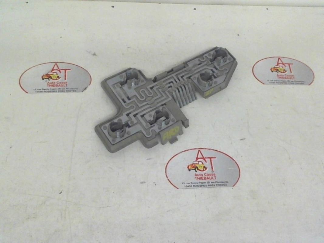 Base portalampade fanale posteriore destro OPEL CORSA A  - 1