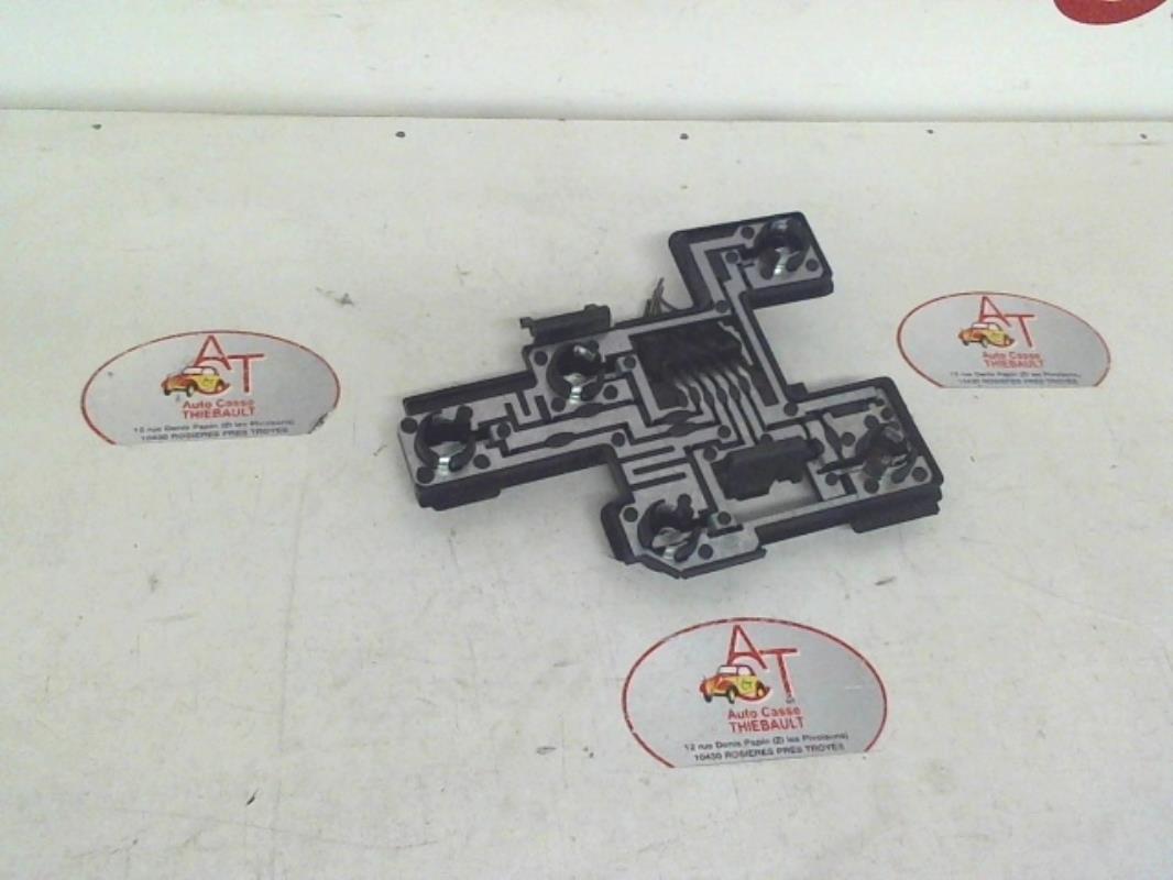 Base portalampade fanale posteriore destro OPEL VECTRA B  - 1
